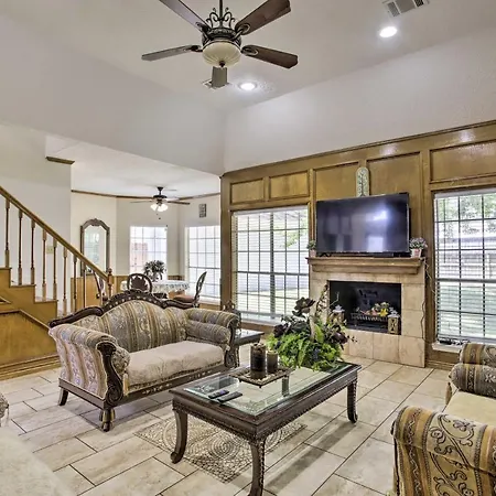 Spacious Houston Getaway About 23 Mi To Downtown!
